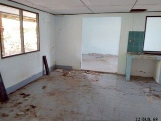 出售 1 卧室 仓库 在 Khiri Rat Nikhom, 素叻