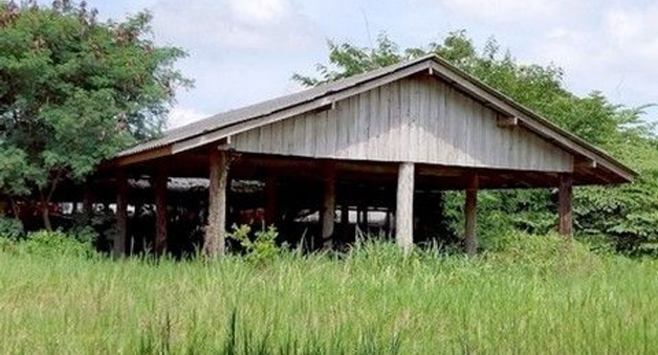 出售 1 卧室 仓库 在 Khiri Rat Nikhom, 素叻