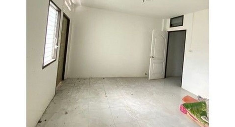 À vendre 6 chambres local commercial à Khiri Rat Nikhom, Surat Thani