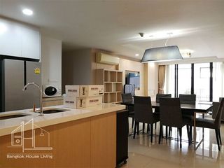 For rent 3 bedrooms condo in Khlong Toei, Bangkok