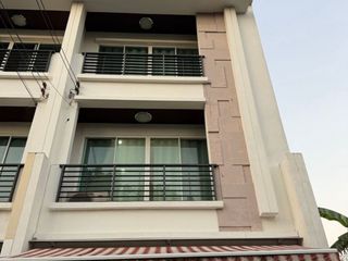 出租 3 卧室 独立屋 在 Lat Krabang, 曼谷