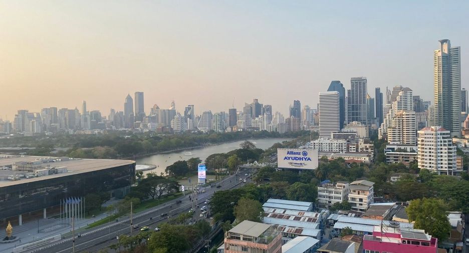 For rent 1 bed condo in Khlong Toei, Bangkok