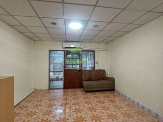 Reihenhaus zum Kauf mit 2 Zimmer in Khlong Sam Wa, Bangkok