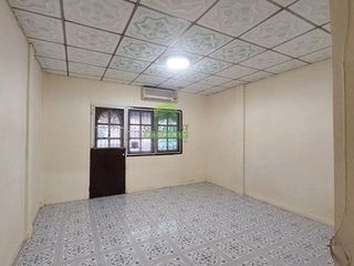 Reihenhaus zum Kauf mit 2 Zimmer in Khlong Sam Wa, Bangkok