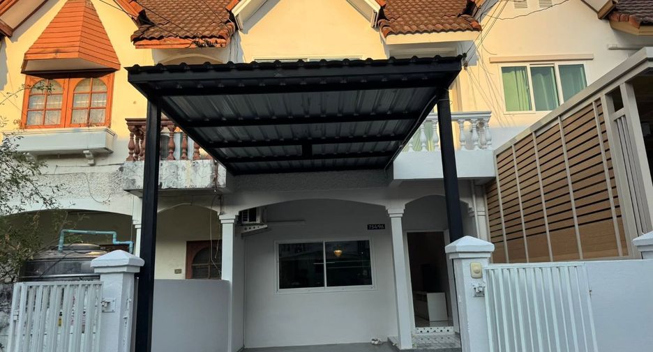 For rent 2 bedrooms townhouse in Khlong Toei, Bangkok