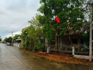 Продажа 1 кровать дом в Khiri Rat Nikhom, Сураттани