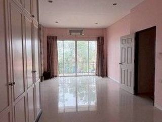 Продажа 1 кровать дом в Khiri Rat Nikhom, Сураттани