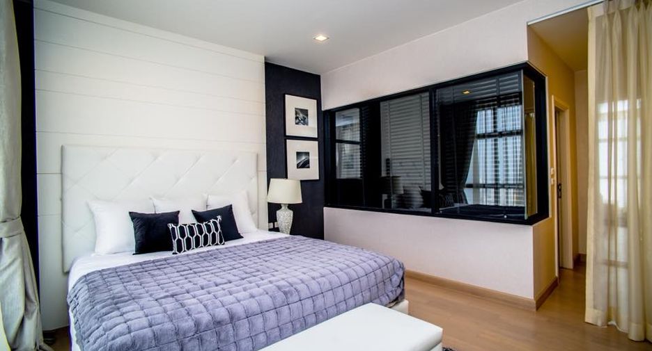 Condo en alquiler de 3 habitaciones en Khlong San, Bangkok