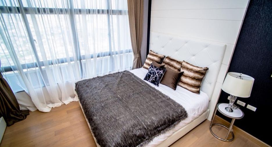 Condo en alquiler de 3 habitaciones en Khlong San, Bangkok