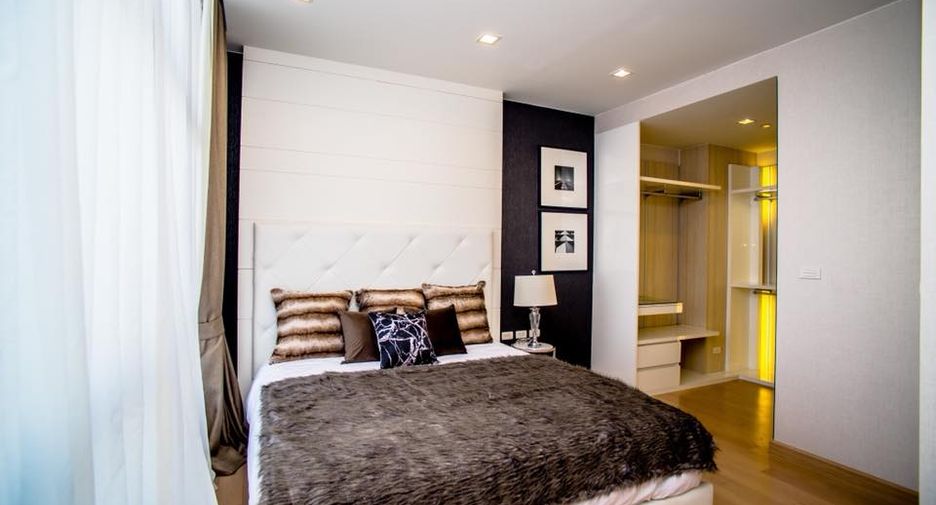 Condo en alquiler de 3 habitaciones en Khlong San, Bangkok