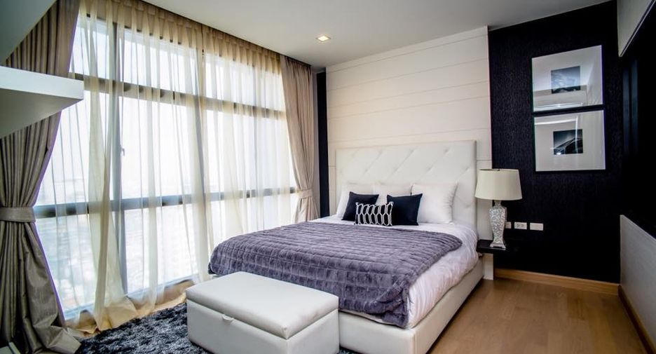 Condo en alquiler de 3 habitaciones en Khlong San, Bangkok