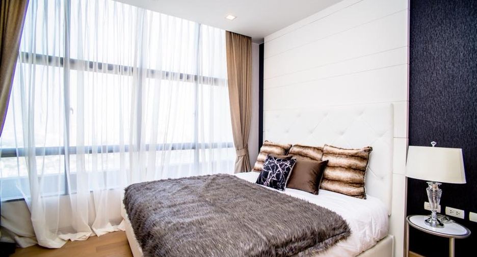 Condo en alquiler de 3 habitaciones en Khlong San, Bangkok