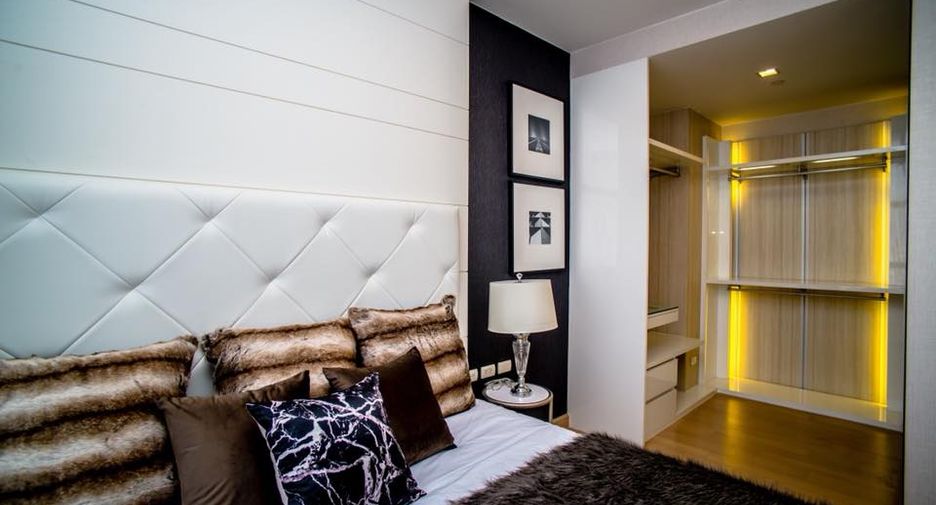Condo en alquiler de 3 habitaciones en Khlong San, Bangkok