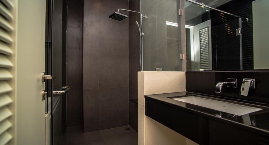 Condo en alquiler de 3 habitaciones en Khlong San, Bangkok