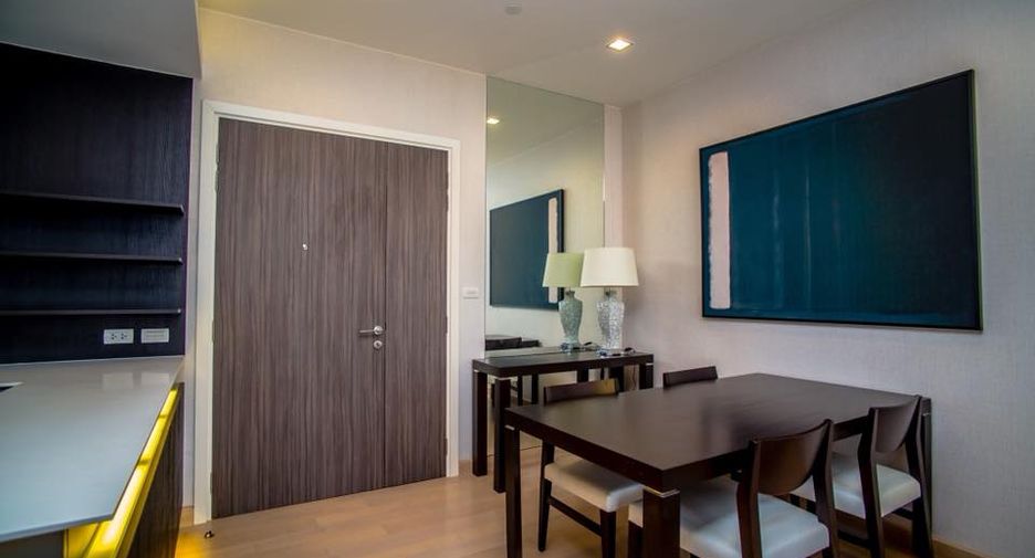 Condo en alquiler de 3 habitaciones en Khlong San, Bangkok