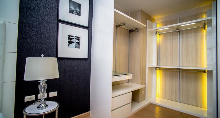 Condo en alquiler de 3 habitaciones en Khlong San, Bangkok