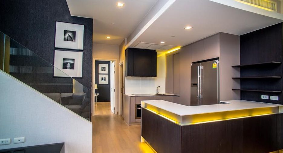 Condo en alquiler de 3 habitaciones en Khlong San, Bangkok