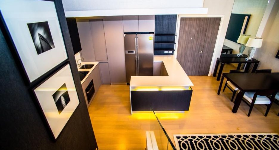 Condo en alquiler de 3 habitaciones en Khlong San, Bangkok
