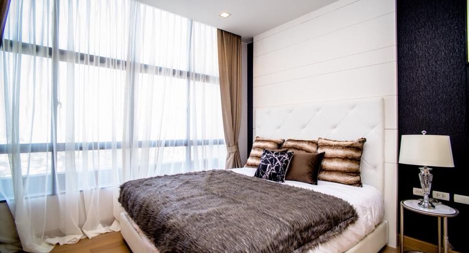 Condo en alquiler de 3 habitaciones en Khlong San, Bangkok