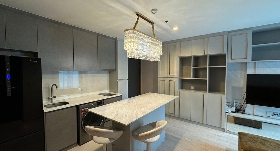 For rent 2 bedrooms condo in Ratchathewi, Bangkok