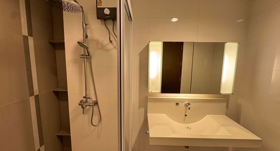 Condo en alquiler de 1 habitaciones en Huai Khwang, Bangkok