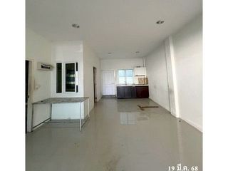 出售 3 卧室 联排别墅 在 Khiri Rat Nikhom, 素叻