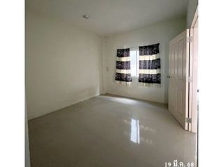 出售 3 卧室 联排别墅 在 Khiri Rat Nikhom, 素叻