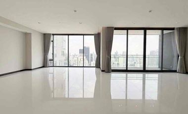 For sale 4 bedrooms condo in Khlong Toei, Bangkok