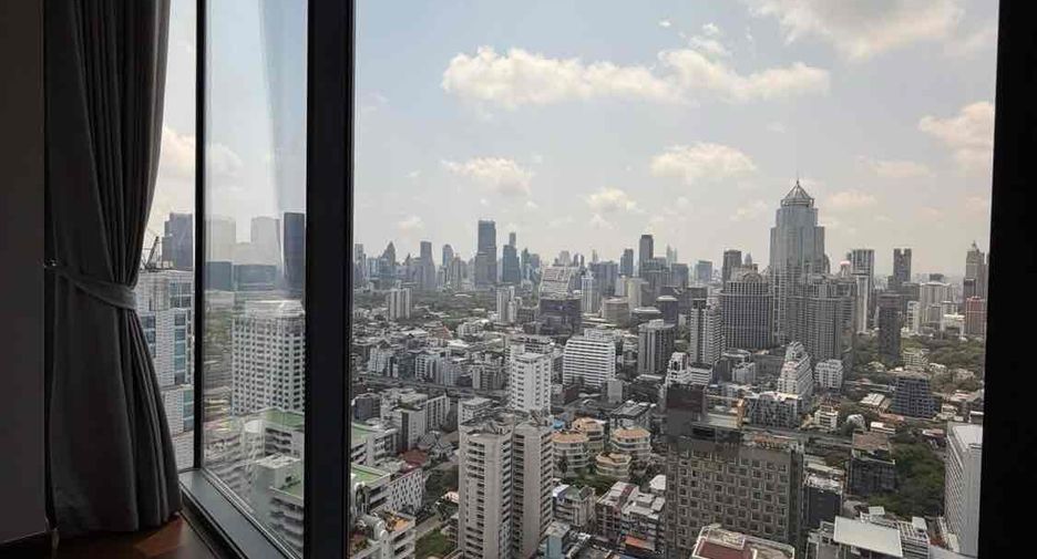 For sale 4 bedrooms condo in Khlong Toei, Bangkok