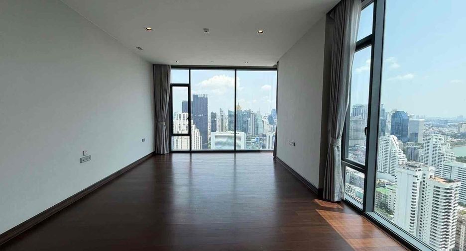 For sale 4 bedrooms condo in Khlong Toei, Bangkok