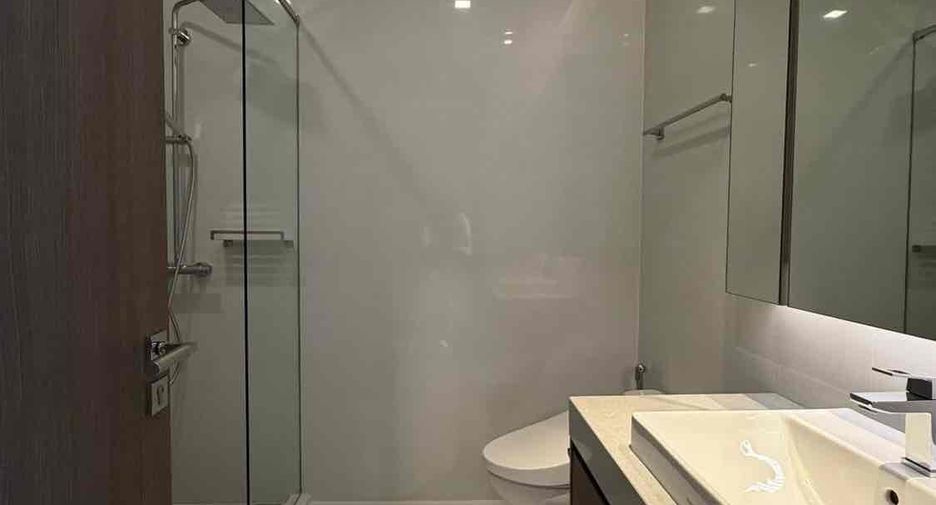 For sale 4 bedrooms condo in Khlong Toei, Bangkok