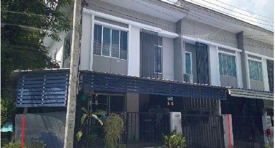 For sale 3 bedrooms townhouse in Khlong Sam Wa, Bangkok