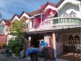 Reihenhaus zum Kauf mit 2 Zimmer in Thung Khru, Bangkok
