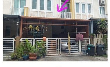 出售 4 卧室 联排别墅 在 Lat Krabang, 曼谷