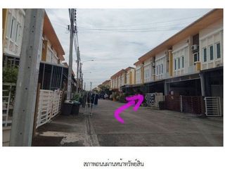 For sale 4 bedrooms townhouse in Lat Krabang, Bangkok