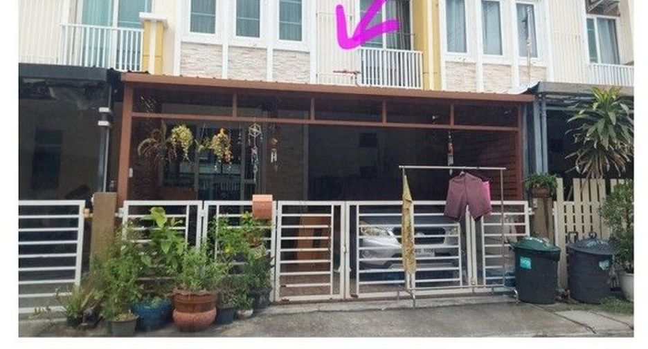 出售 4 卧室 联排别墅 在 Lat Krabang, 曼谷