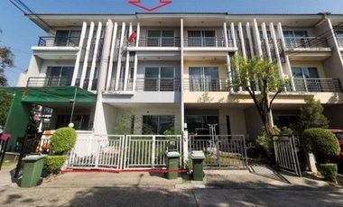 For sale 3 bedrooms townhouse in Bang Khun Thian, Bangkok