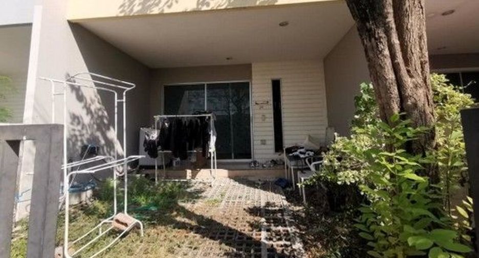 For sale 3 bedrooms townhouse in Bang Khun Thian, Bangkok