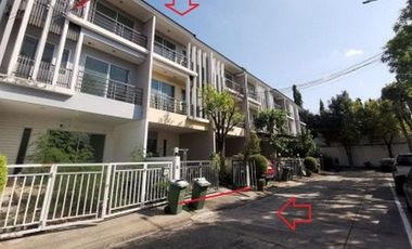 For sale 3 bedrooms townhouse in Bang Khun Thian, Bangkok
