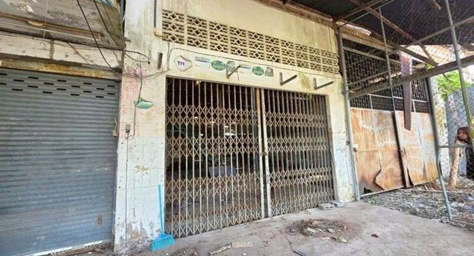 Almacén en venta de 1 habitaciones en Phrom Khiri, Nakhon Si Thammarat