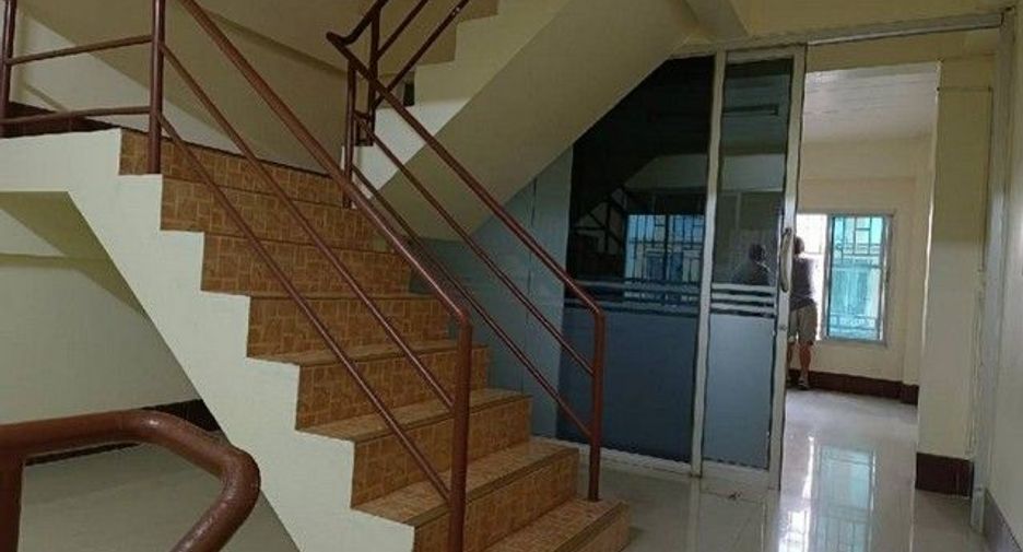 Local comercial en alquiler de 4 habitaciones en Bang Len, Nakhon Pathom