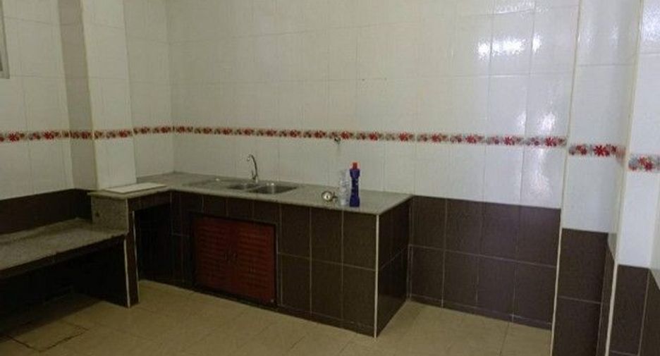 Local comercial en alquiler de 4 habitaciones en Bang Len, Nakhon Pathom