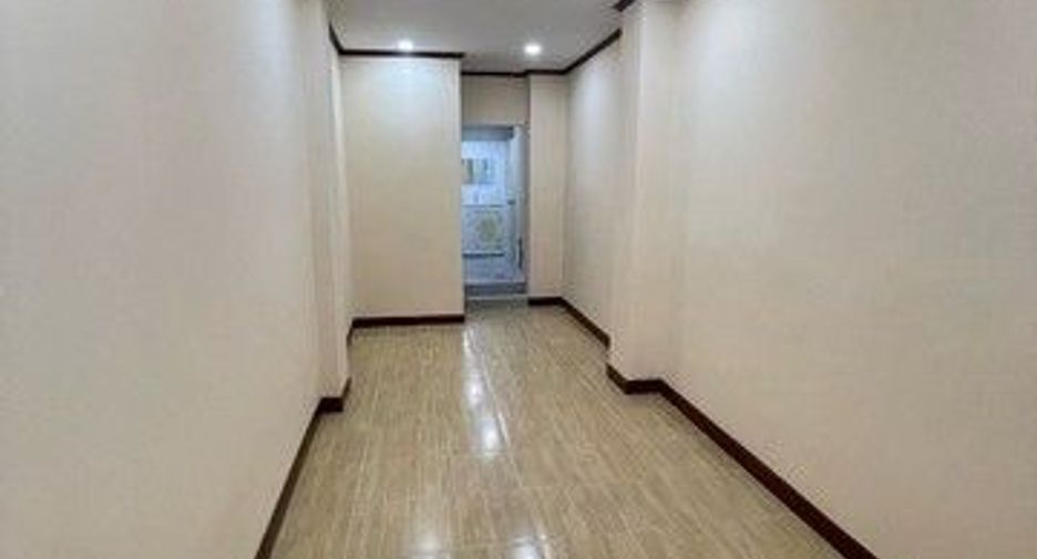 For rent 1 bed retail Space in Bang Rak, Bangkok