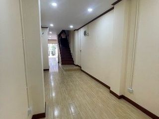 出租 1 卧室 商业空间 在 Bang Rak, 曼谷