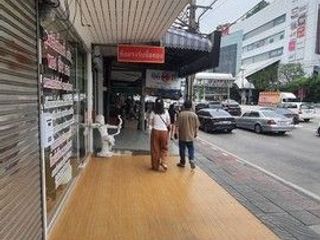 ให้เช่า 1 เตียง พื้นที่ค้าปลีก ใน บางบัวทอง, นนทบุรี