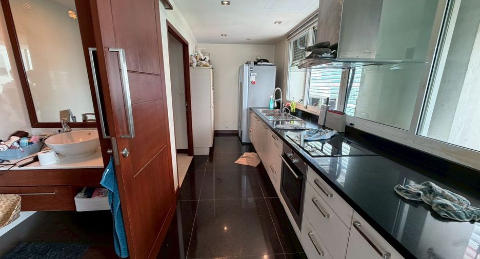 For rent 4 ベッドルーム condo in Khlong Toei, Bangkok
