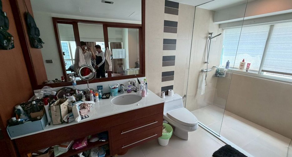 For rent 4 ベッドルーム condo in Khlong Toei, Bangkok