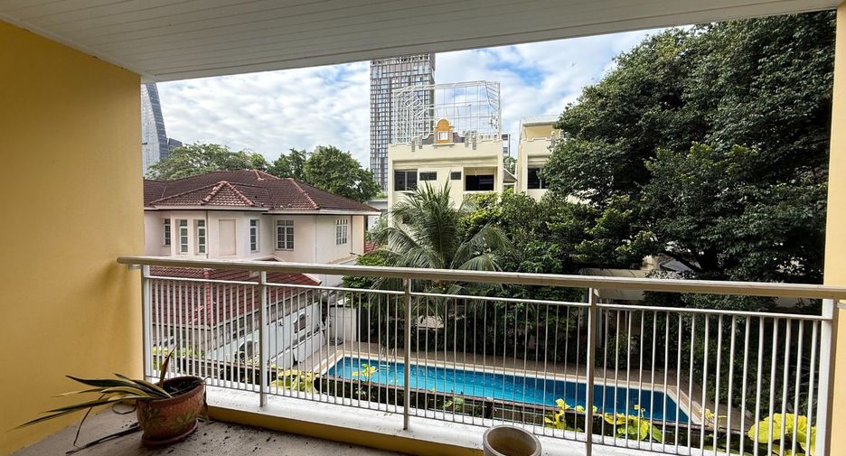 For rent 5 ベッドルーム condo in Khlong Toei, Bangkok