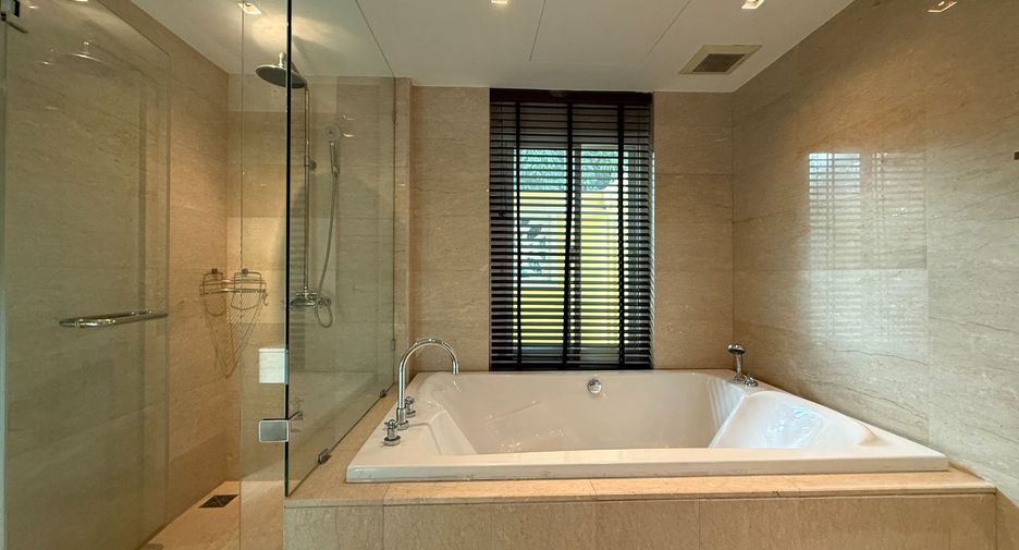 For rent 5 ベッドルーム condo in Khlong Toei, Bangkok