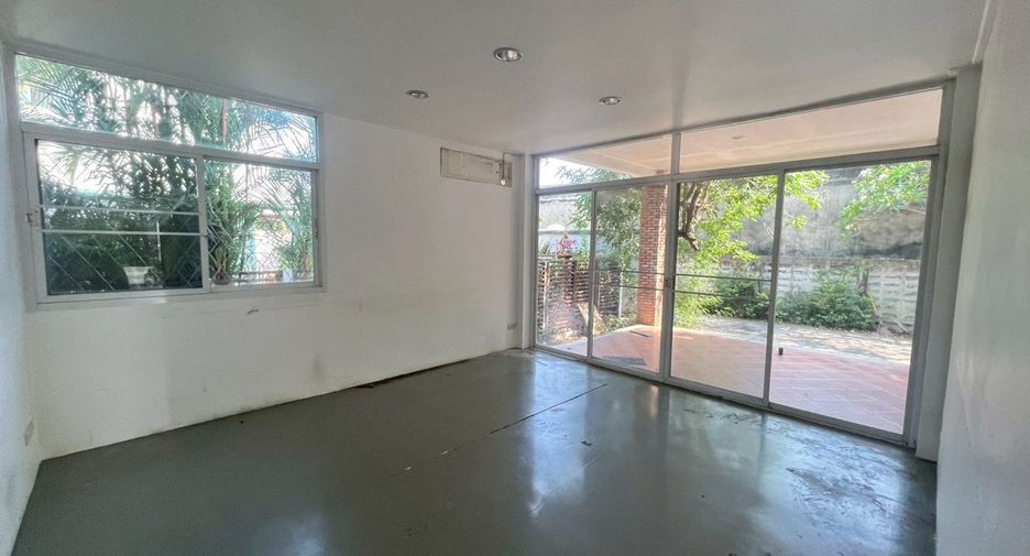 For rent 4 ベッドルーム house in Watthana, Bangkok